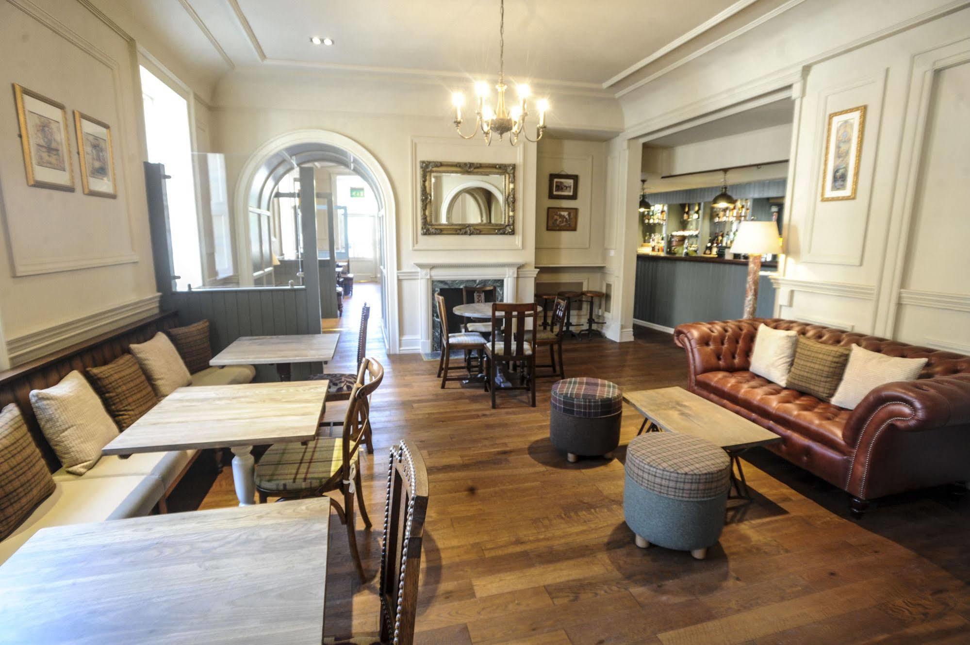 The Rutland Arms Hotel ニューマーケット エクステリア 写真